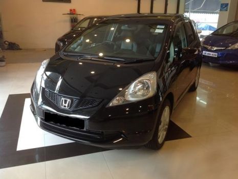 https://www.mycarforum.com/uploads/sgcarstore/data/11/11_1711459320_0Honda Jazz_1.jpg